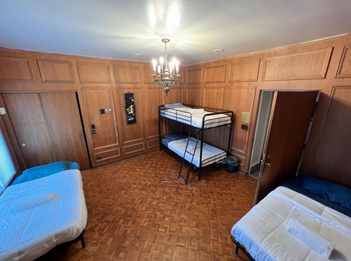 Хостел Pill Hill Mansion Чикаго Экстерьер фото